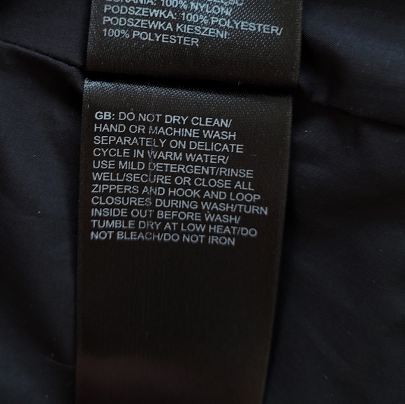 The North Face Rain Jacket - Picture 7 of 8